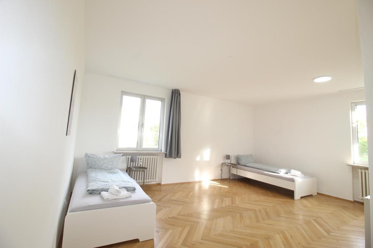 Apartmenthaus Kitzingen - Grosszuegige Wohnungen Fuer Je 6 Personen Mit Balkon Exterior photo