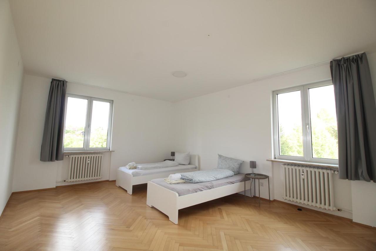 Apartmenthaus Kitzingen - Grosszuegige Wohnungen Fuer Je 6 Personen Mit Balkon Exterior photo