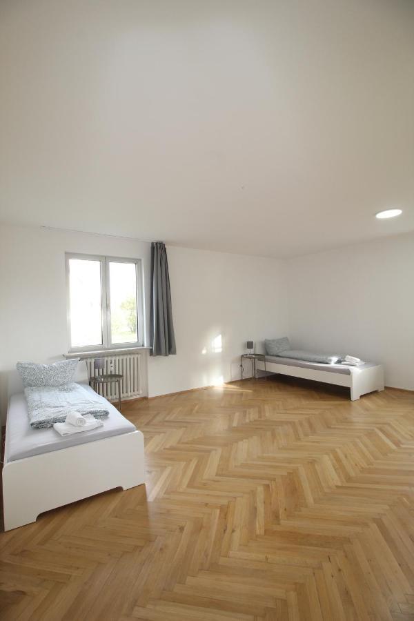 Apartmenthaus Kitzingen - Grosszuegige Wohnungen Fuer Je 6 Personen Mit Balkon Exterior photo