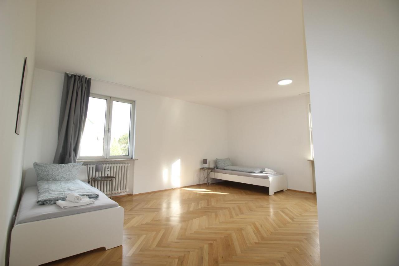 Apartmenthaus Kitzingen - Grosszuegige Wohnungen Fuer Je 6 Personen Mit Balkon Exterior photo
